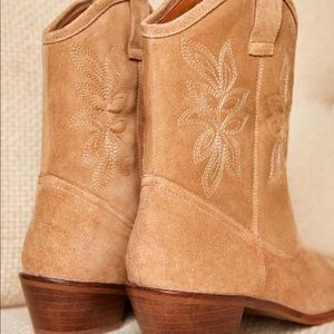 Sezane Penelope boots size 39 (US size 8) in beige, fair condition